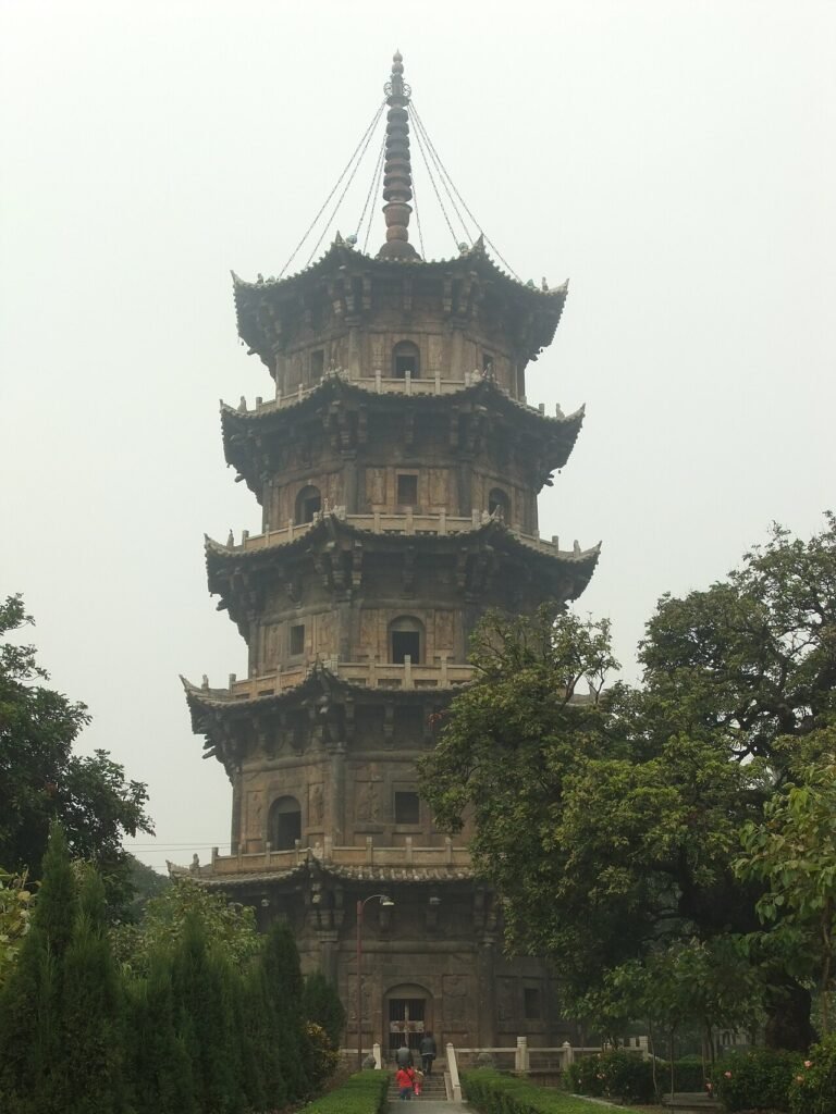 Renshou Pagoda at Kaiyuan Temple in Quanzhou, Fujian — twin stone pagoda