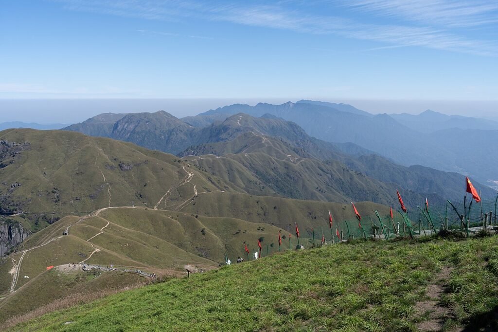 Access and seasonality on Wugong Mountain (武功山): a practical guide