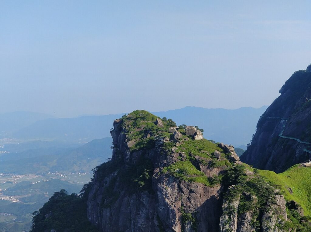 Why Wugong Mountain (武功山) earns a place in a South China route