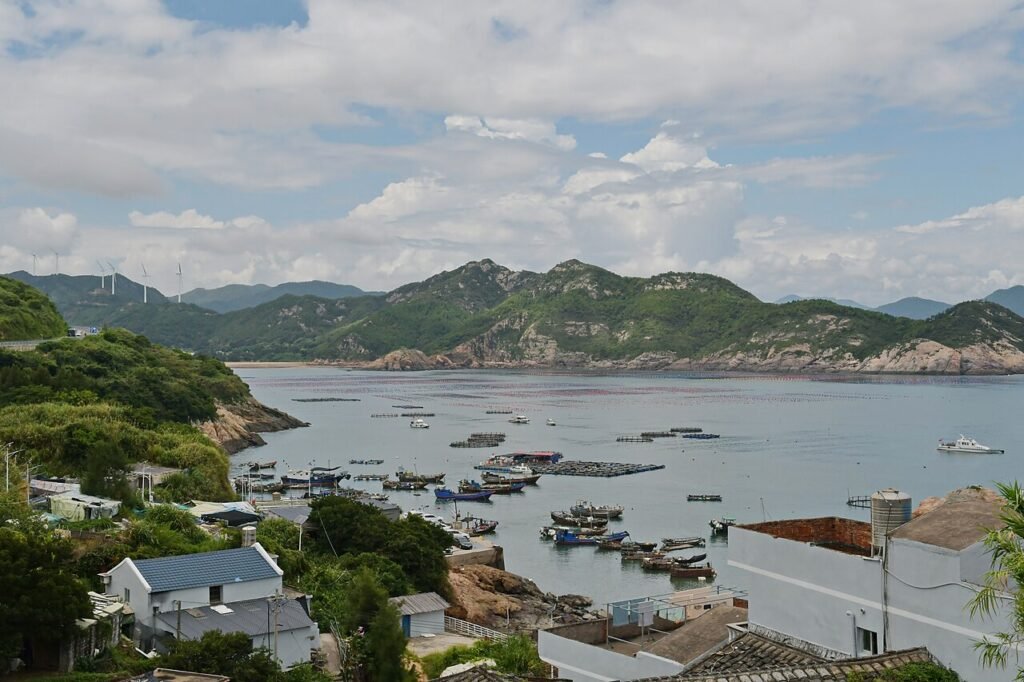 Haiwei Cape, Xiapu, Fujian — rocky coastline at the tide line