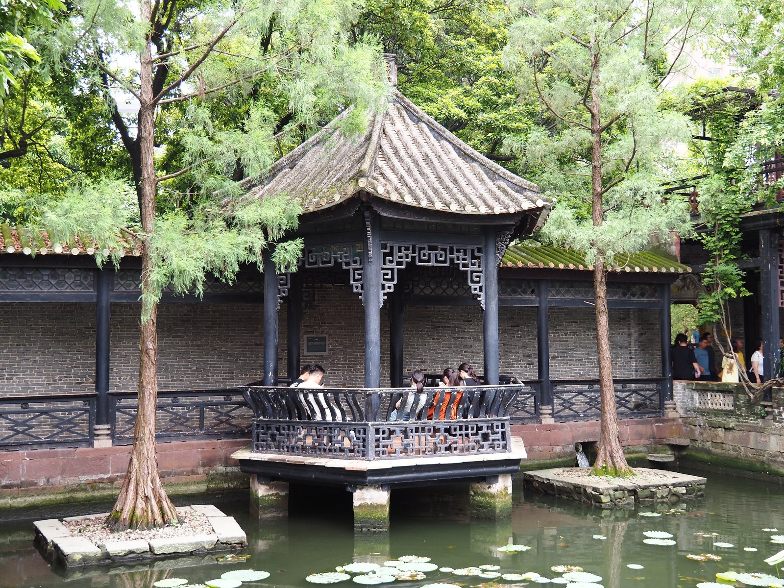 Qinghui Garden, Shunde — pavilion over the lotus pond